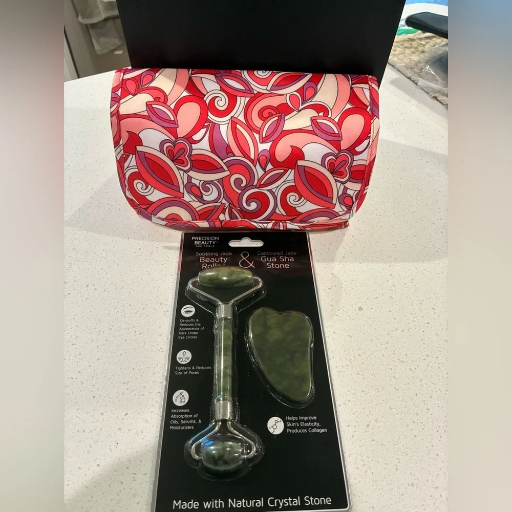 ❤️🖤 Beauty Roller and Gua Sha Set with Red Patterned Case and More 🖤❤️ - Picture 3 of 4